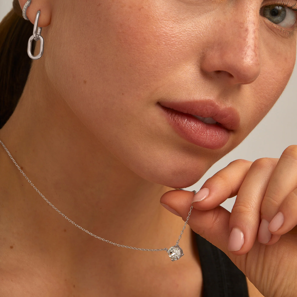 Pure Glow Necklace