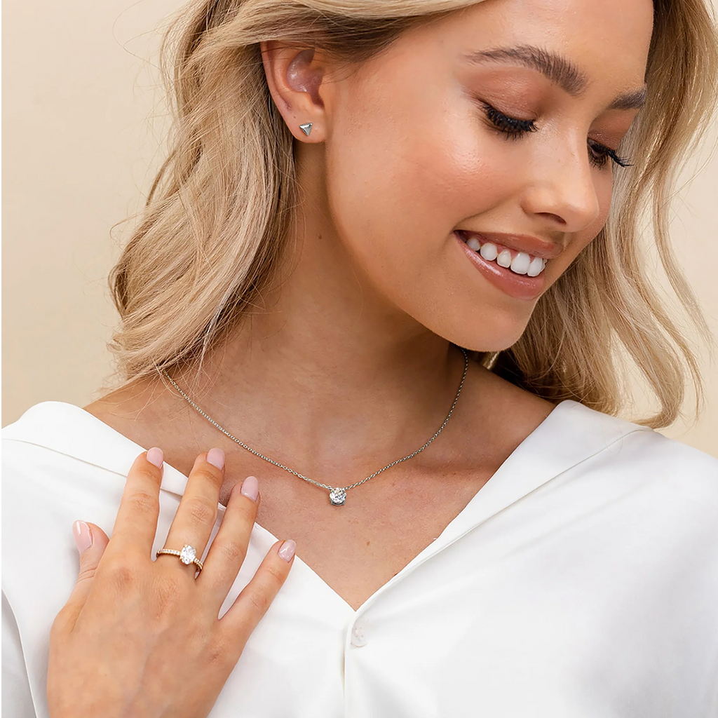 Pure Glow Necklace